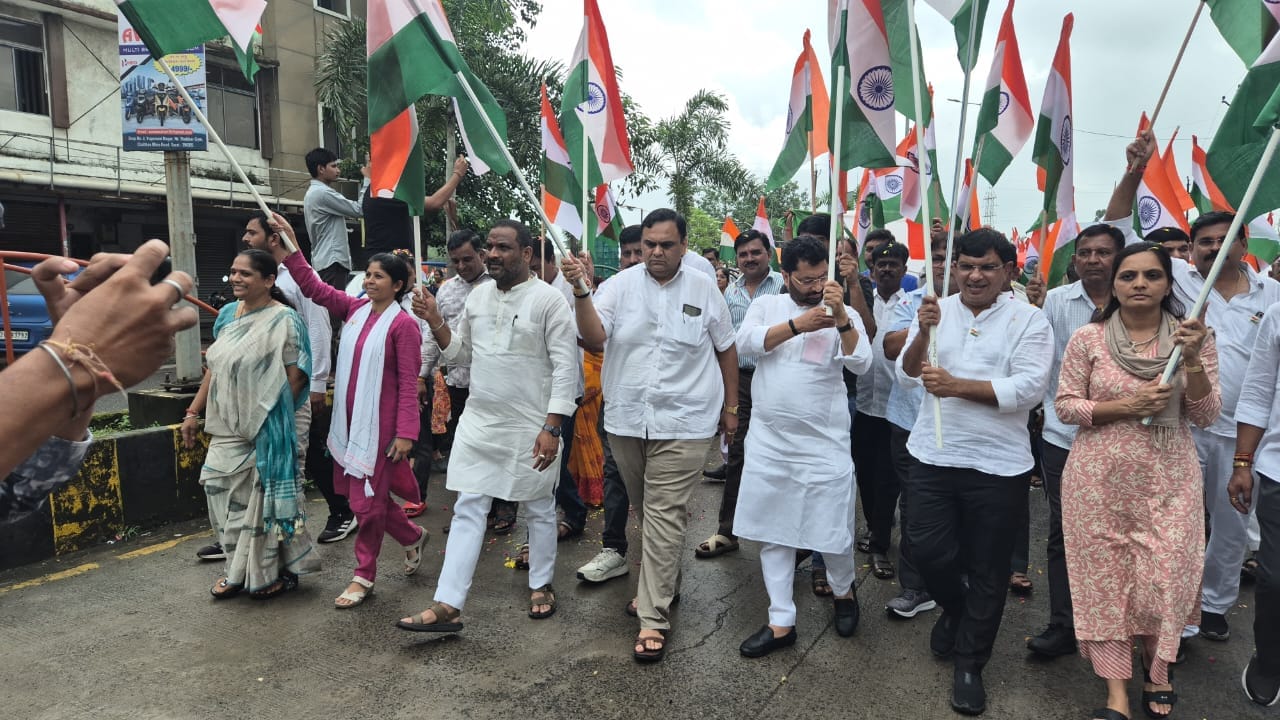 તા.૧૩/૦૮/૨૦૨૪ દરેક ઘરમાં ત્રિરંગો. આજે પલસાણા તાલુકાના ચલથાણ ગામે ભવ્ય તિરંગા યાત્રાનું આયોજન.